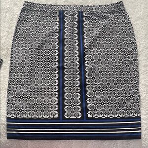 Max Studio Navy and White Patterned Pencil Skirt